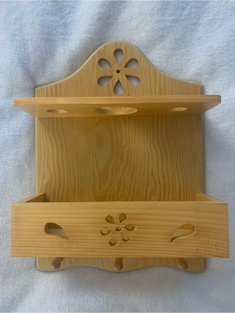 LTD Commodities Vintage Style Wooden Wall Peg Shelf Organizer – Like New
